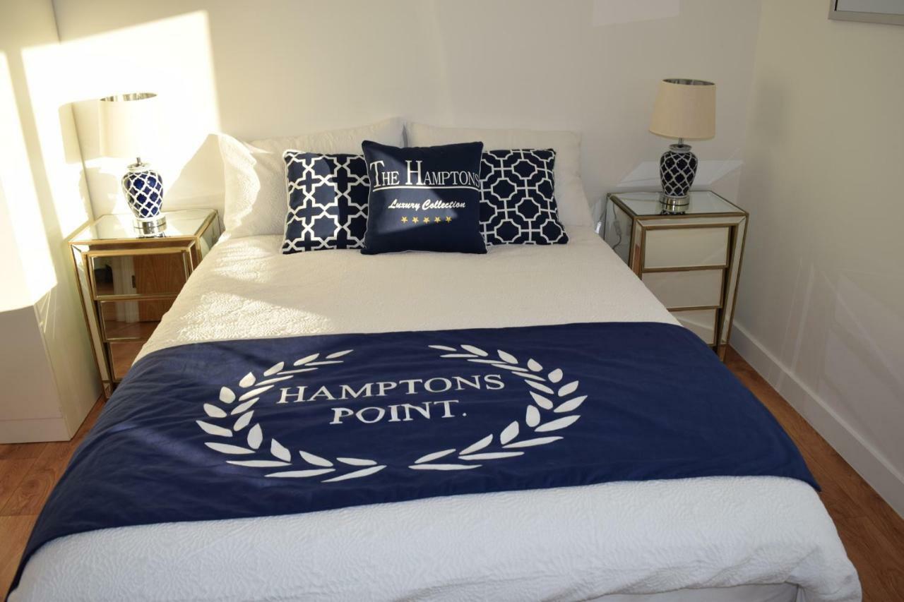 Hamptons Point Enfield Exterior foto